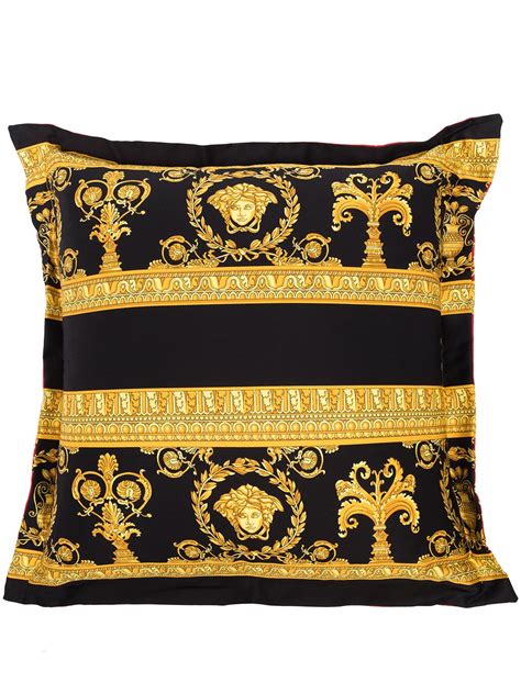 cojines versace